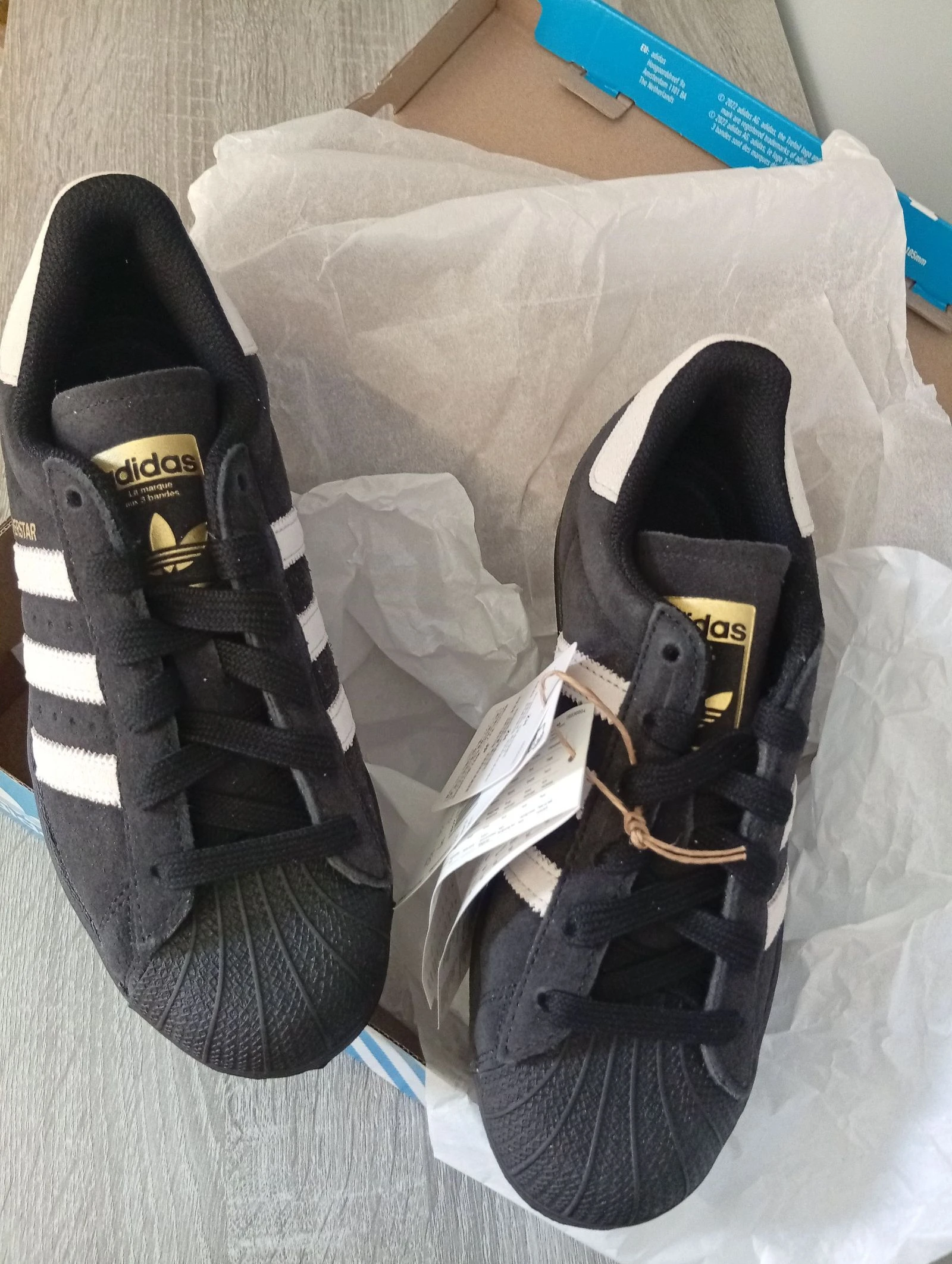 Baskets superstar W Adidas en daim cuir vachette prix d' achat 125.99 euros 